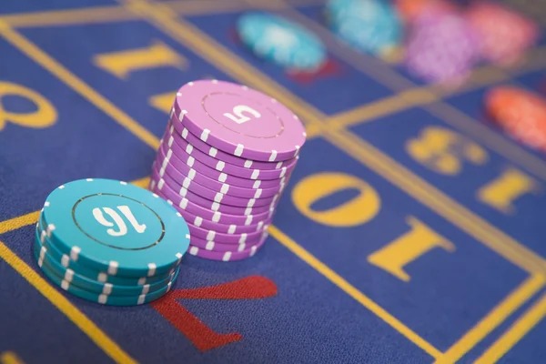 mantul live blackjack table with dealer and multiple camera angles